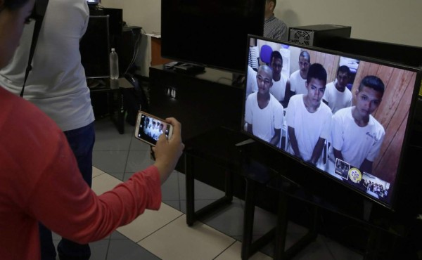 A 390 años de prisión condenan a pandilleros salvadoreños por masacre