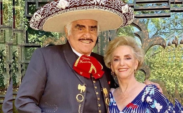 Vicente Fernández conquista a seguidores en Instagram con tierna foto familiar
