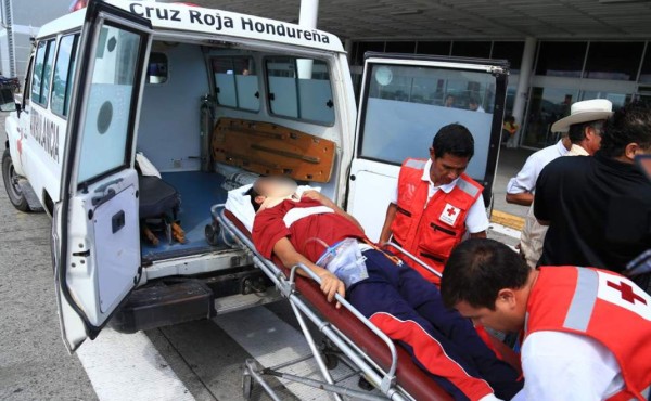 Joven es atropellado cuando huía de compañero que lo quería machetear