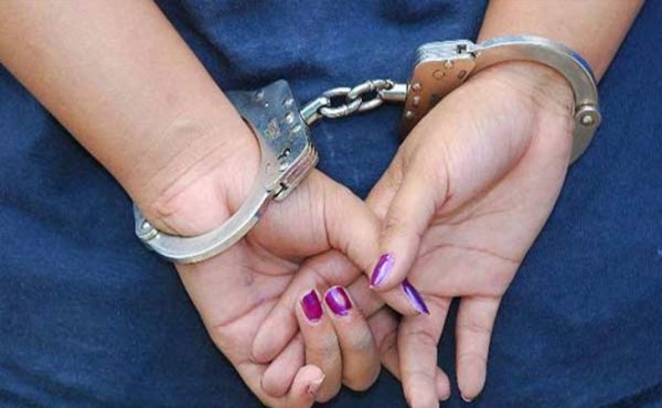 Arrestan a 'La Cachorra', supuesta distribuidora de droga de la Pandilla 18