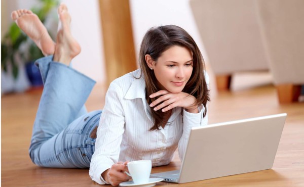 Amor de lejos... ¡mantén la llama por internet!