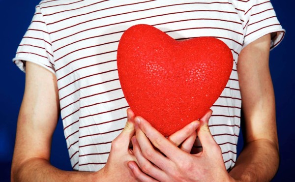 Joven de 15 años enamorado de mujer de 40