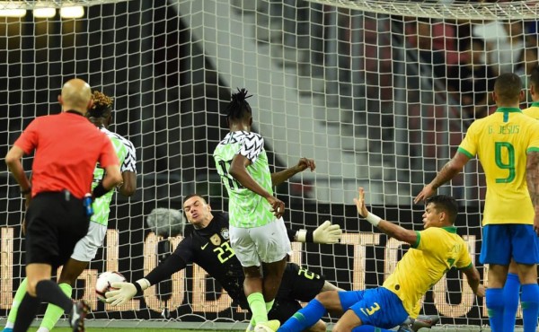 Selección de Brasil extiende su sequía ante Nigeria en partido amistoso