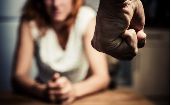 'Mi hija sufre de violencia en su hogar y quiere divorciarse”