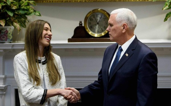 Pence recibe a esposa de Guaidó y condena 'provocación' rusa en Venezuela