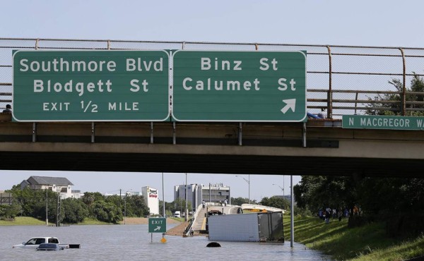 Inundaciones en Houston afectan a 123.000 personas