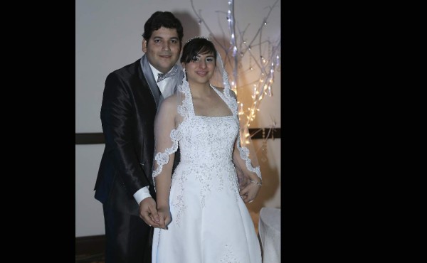 Felicidad por el enlace matrimonial Cerros Handal