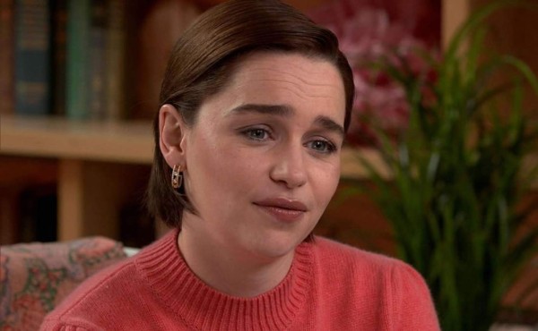 Emilia Clarke comparte fotos inéditas de su hospitalización tras aneurisma cerebral