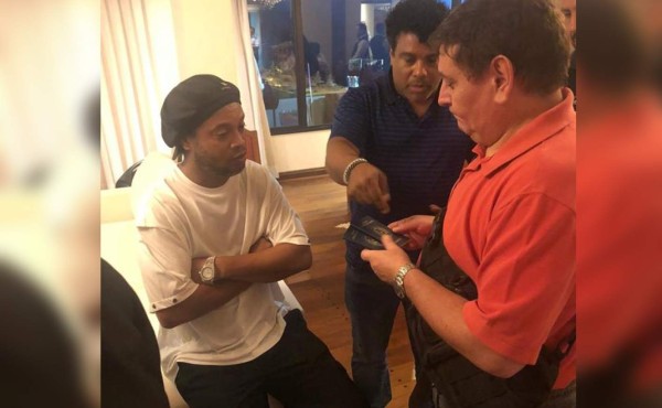 Ronaldinho será sometido a Justicia paraguaya el 'tiempo que sea necesario'