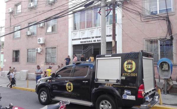 Decomisan documentos en Salud por anomalías