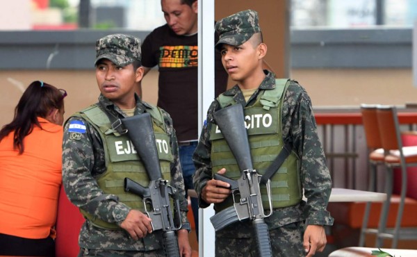 Militares hondureños quedan a hoy a disposición del CNE