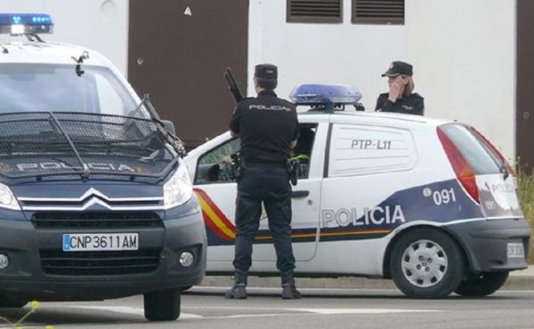Tres niños convivieron varios días con el cadáver de su madre en España