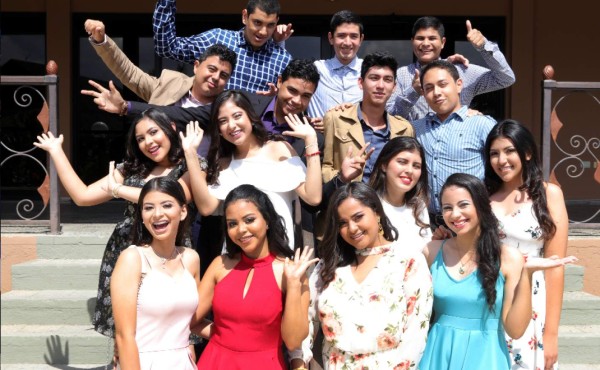 Desayuno de la Holly Family Bilingual School