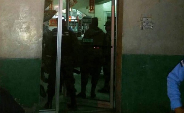 Discusión en restaurante deja muerto a un cliente