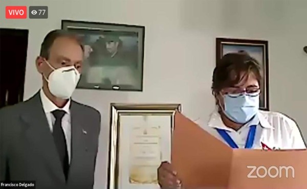 Brigada médica cubana recibe del CN la condecoración 'Cruz de Comendador”