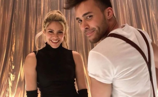 Shakira y Prince Royce enseñan a bailar bachata