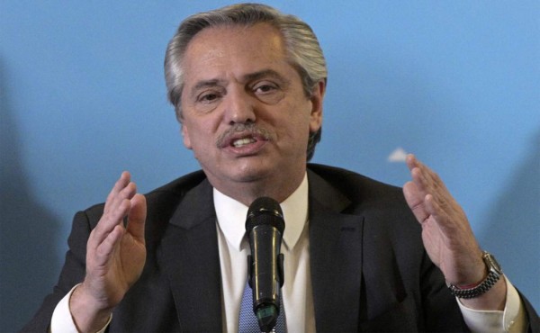 Alberto Fernández asume como presidente en una Argentina en crisis