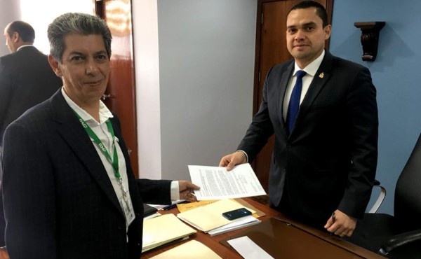 Renuncia a su cargo el director del RNP