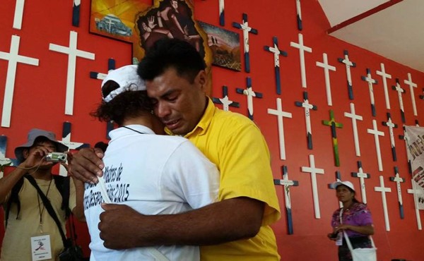 Madre se reencuentra con su hijo tras 10 años desaparecido  