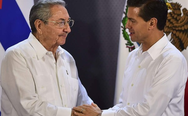 Castro y Peña Nieto renuevan 'hermandad indestructible” de Cuba y México