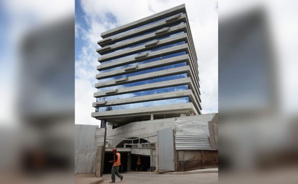 Unah invertirá 100 millones de lempiras en carreras