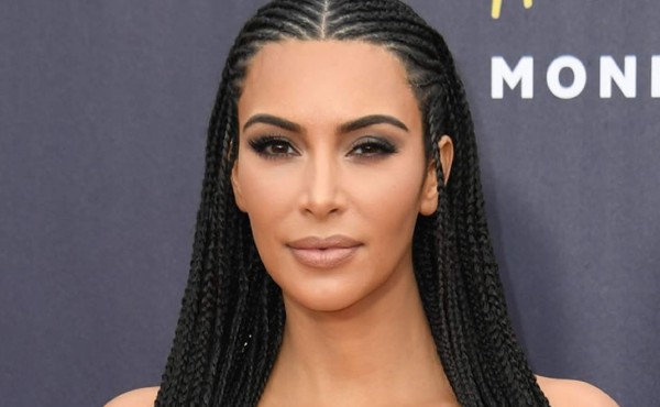 Kim Kardashian visita prisión de mujeres en California