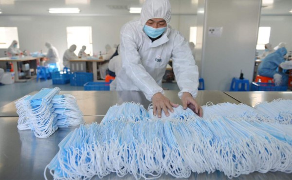 Un francés condenado a un año de cárcel por vender mascarillas ilegalmente