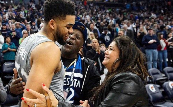 Muere la madre de Karl-Anthony Towns, estrella de la NBA, por el coronavirus