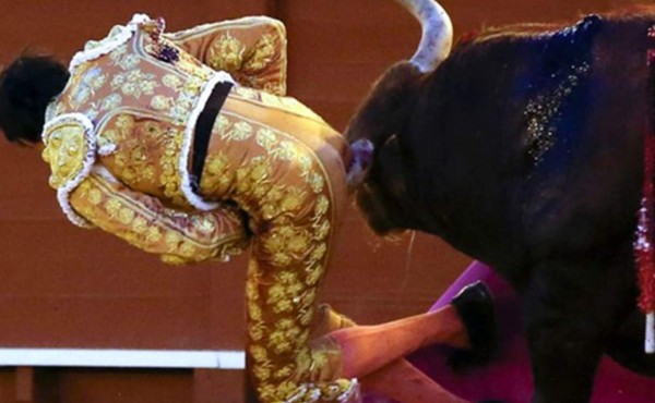Torero peruano sufrió cornadas donde más duele