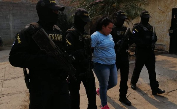 Capturan a supuesta administradora de narcomenudeo de la Ms-13 en Comayagua