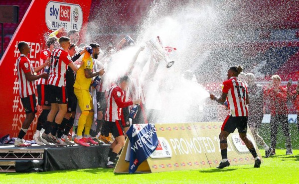 Brentford logra histórico ascenso a la Premier League de Inglaterra