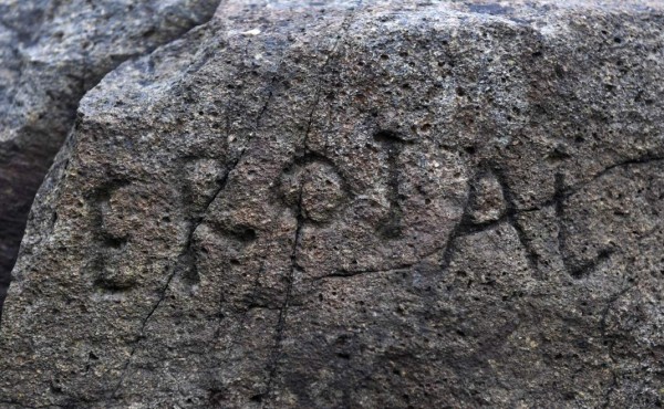 Descifran en Francia misteriosa inscripción grabada en una roca hace 250 años