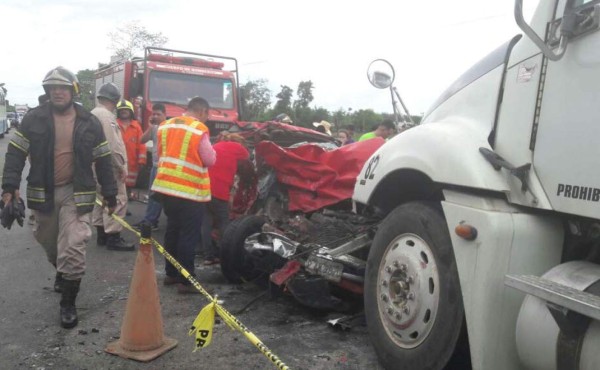 Tres muertos deja colisión de vehículos en El Progreso, Yoro
