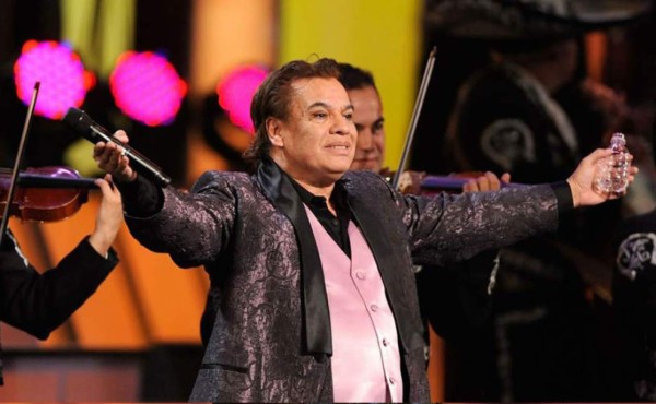 Publican foto de Juan Gabriel y aseguran que comprueba que está vivo