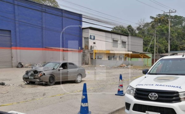 Encuentran muerto a un hombre en el interior de un carro en San Pedro Sula
