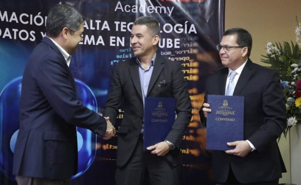 Gobierno hondureño y Oracle Corporation firman convenios en materia de innovación