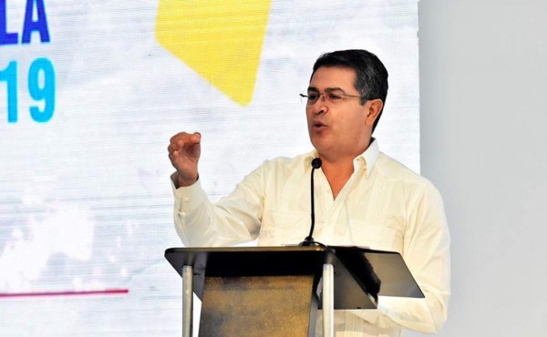 Presidente de Honduras califica de 'buena noticia' prórroga de TPS
