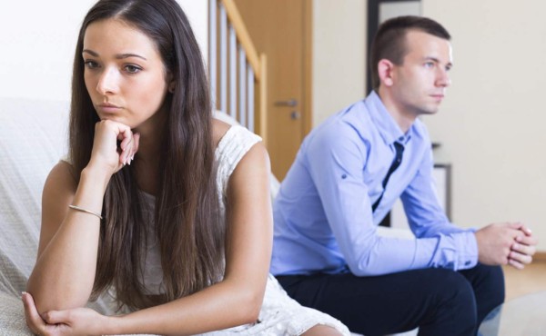 Su esposa ya no confía en él