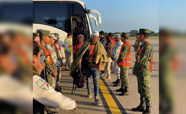 México deporta 329 hondureños capturados en la frontera en las últimas horas