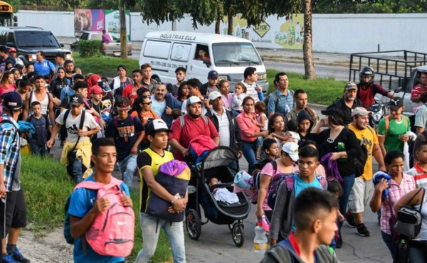 Caravana: Alrededor de un millar de hondureños siguen hacia EE UU