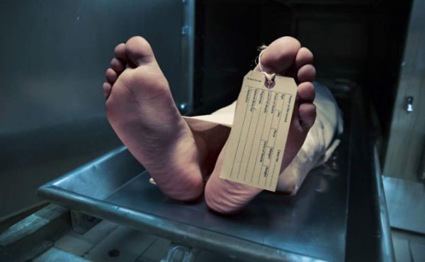 Mujer declarada muerta 'resucita' en el refrigerador de la morgue