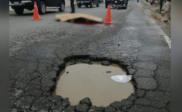 Motociclista muere por evadir un bache en La Ceiba