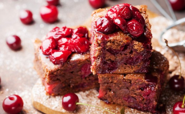 Brownies de chocolate y cereza