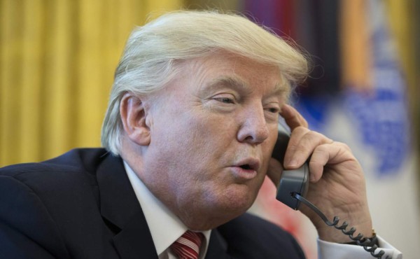 EUA inicia las detenciones de padres que pagan por llevar sus hijos al país