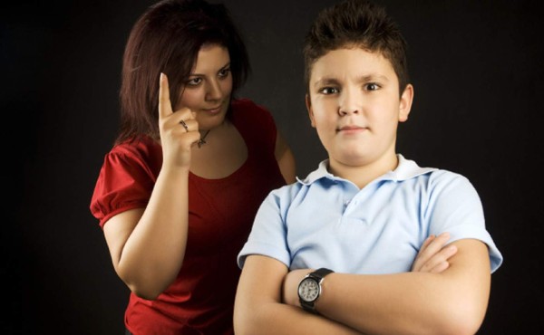 Ya no sabe qué hacer con su hijo 'berrinchudo'