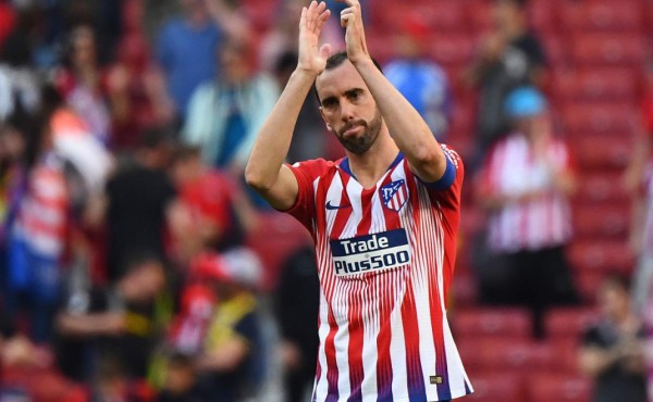 Diego Godín, emocionado, se despide del Atlético de Madrid   