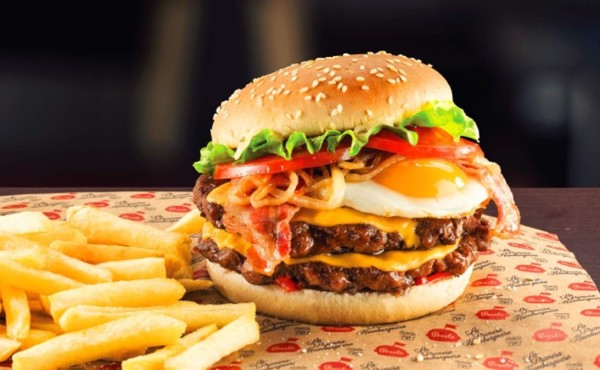 Hombre pide a la Justicia comer gratis de por vida en Burger King