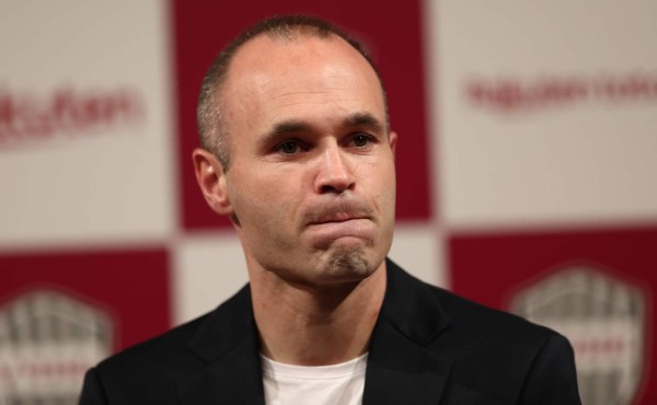 ¡Iniesta confiesa que fue aficionado del Real Madrid!