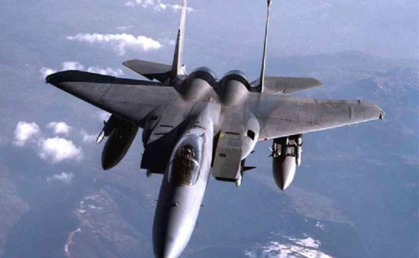 Un caza estadounidense F15 se estrella en el mar del Norte