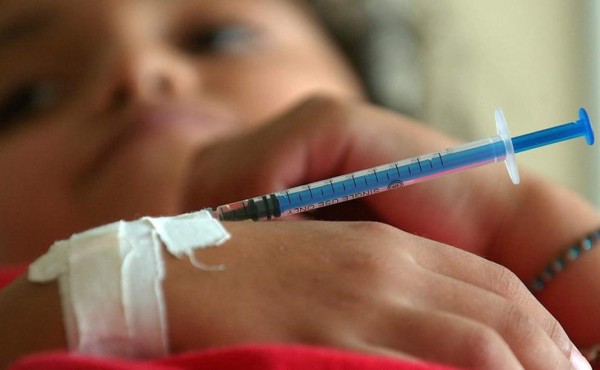 Más de 15 menores de edad luchan contra el dengue en Hospital Escuela